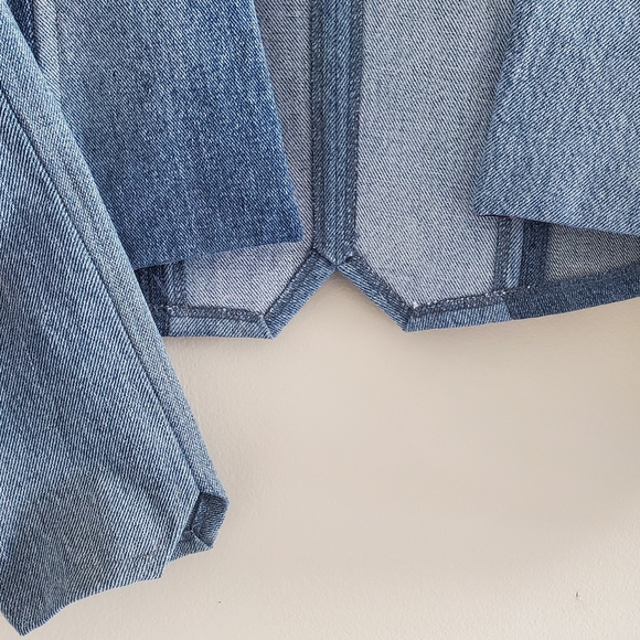 Cropped Jean Jacket - Picture 4 of 6